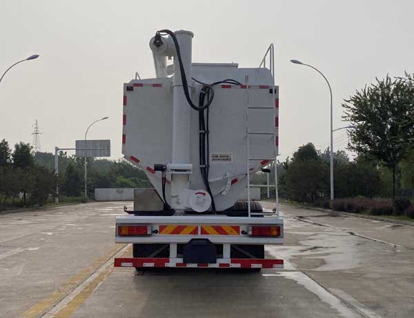 天龍前四后八散裝飼料運(yùn)輸車(chē)